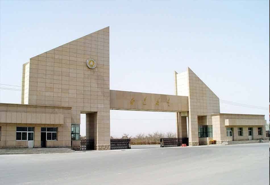 automatic retractable gate